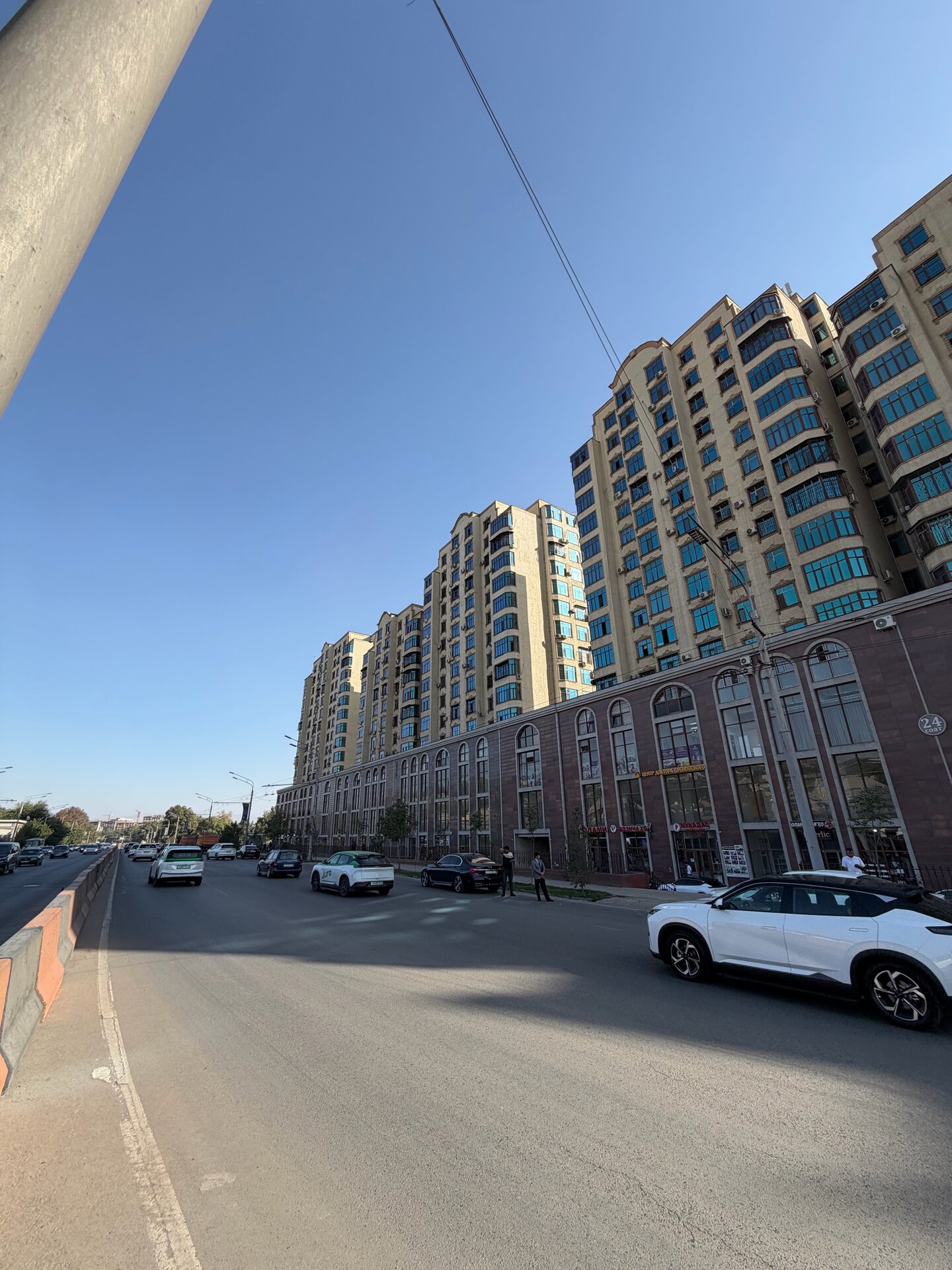 3-комнатная квартира в Душанбе, Шохмансур — фото 1, гостиная