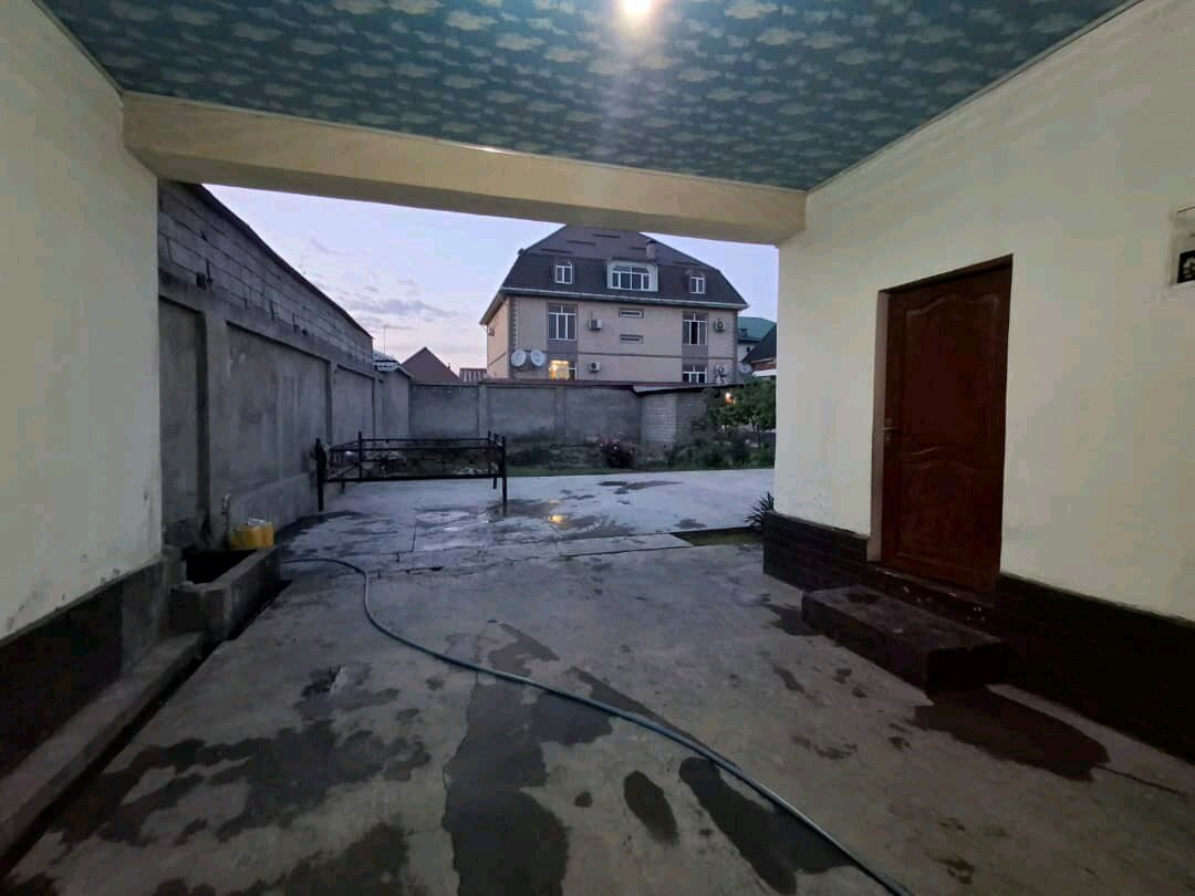 Дом, 8 комнат, 1 этаж.