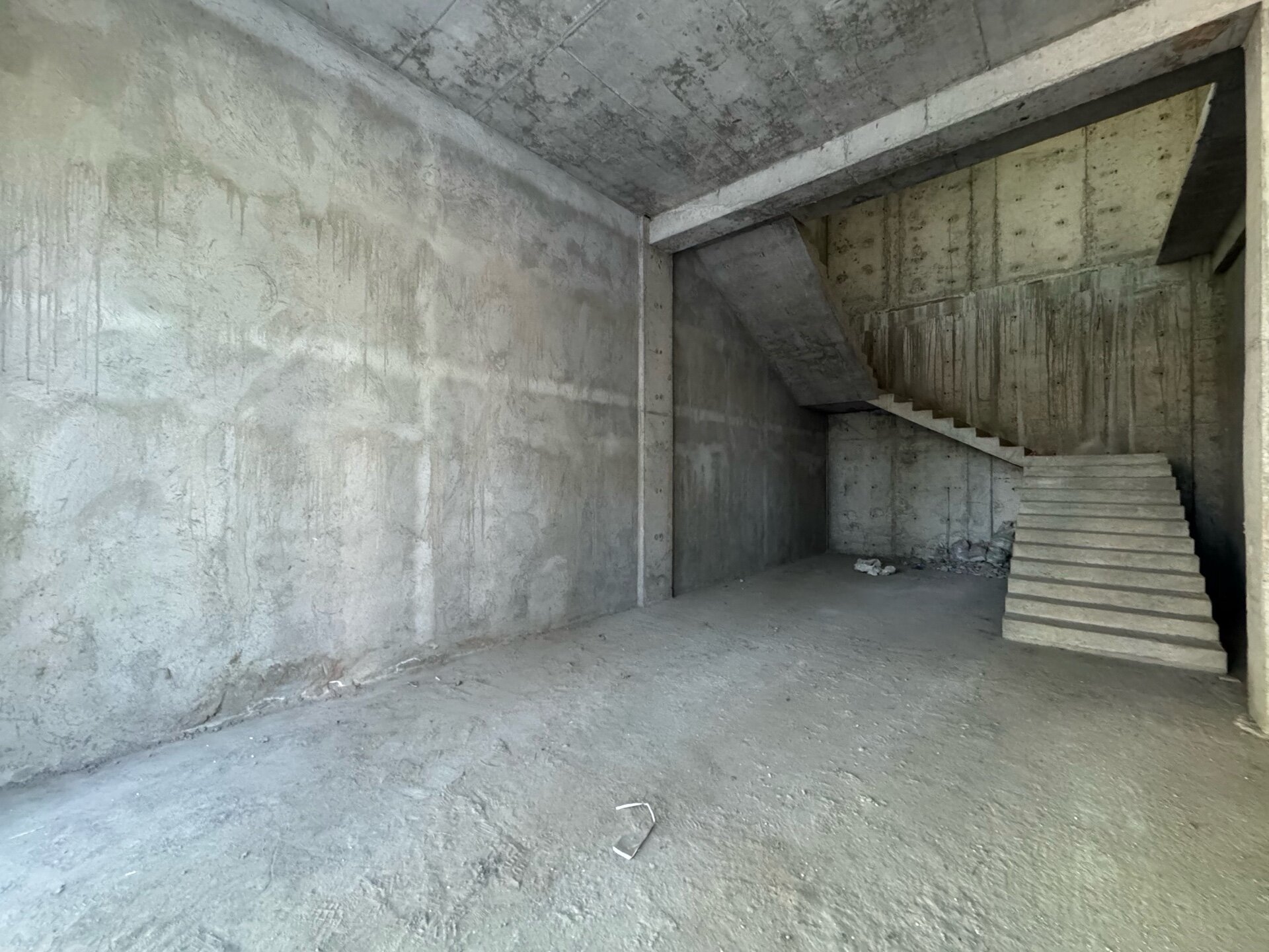 Коммерческая недвижимость 483 м².