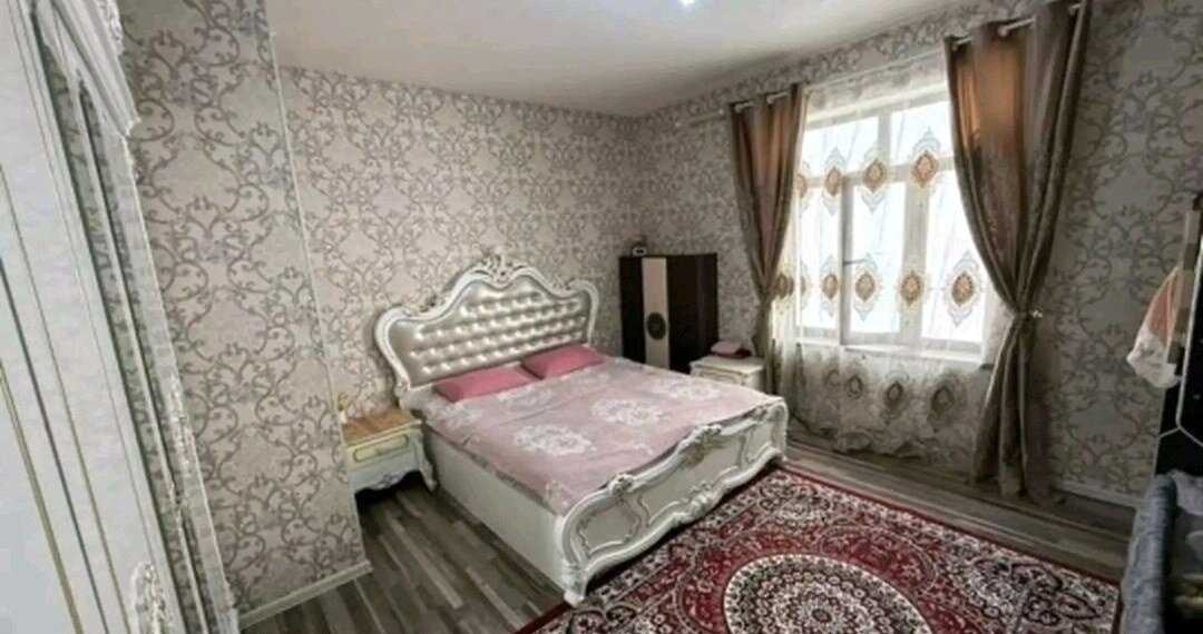 Дом, 9 комнат, 2 этаж.