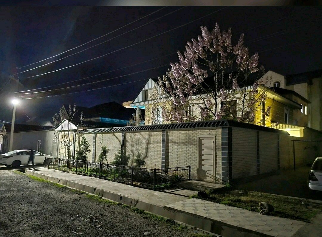 Дом, 9 комнат, 2 этаж.