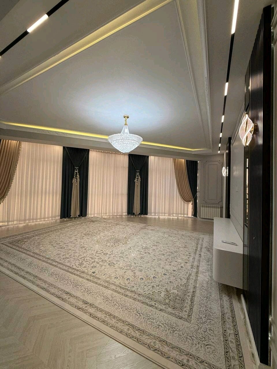 3-комнатная квартира в Душанбе, Сино — фото 1, гостиная