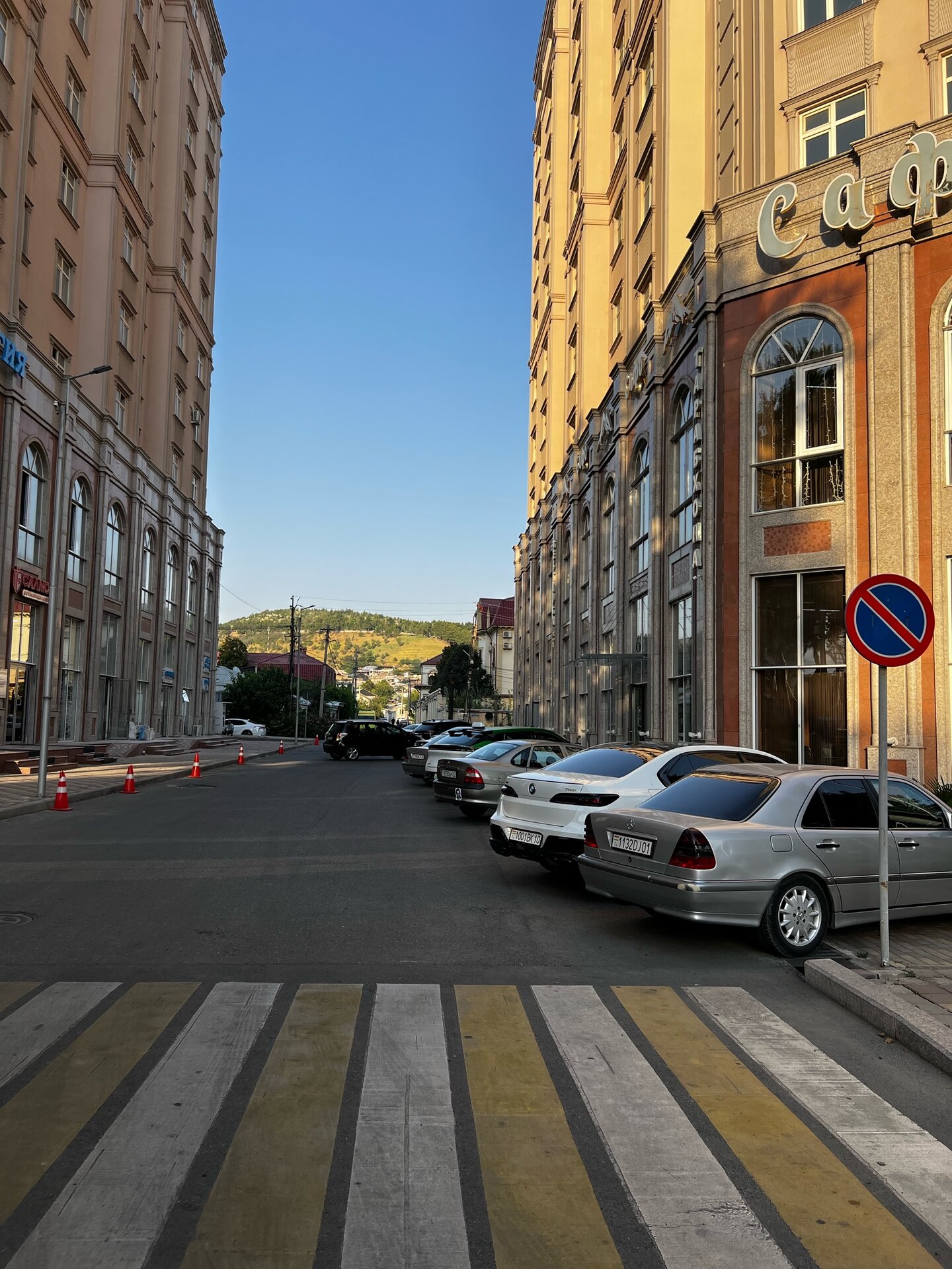 2-комнатный дом в Душанбе, Исмоили Сомони — фото 2, гостиная