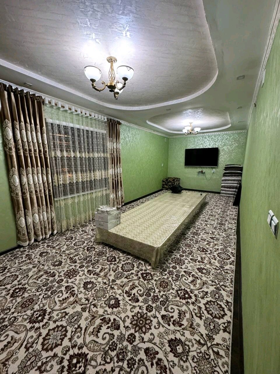 Дом, 10 комнат,  этаж.