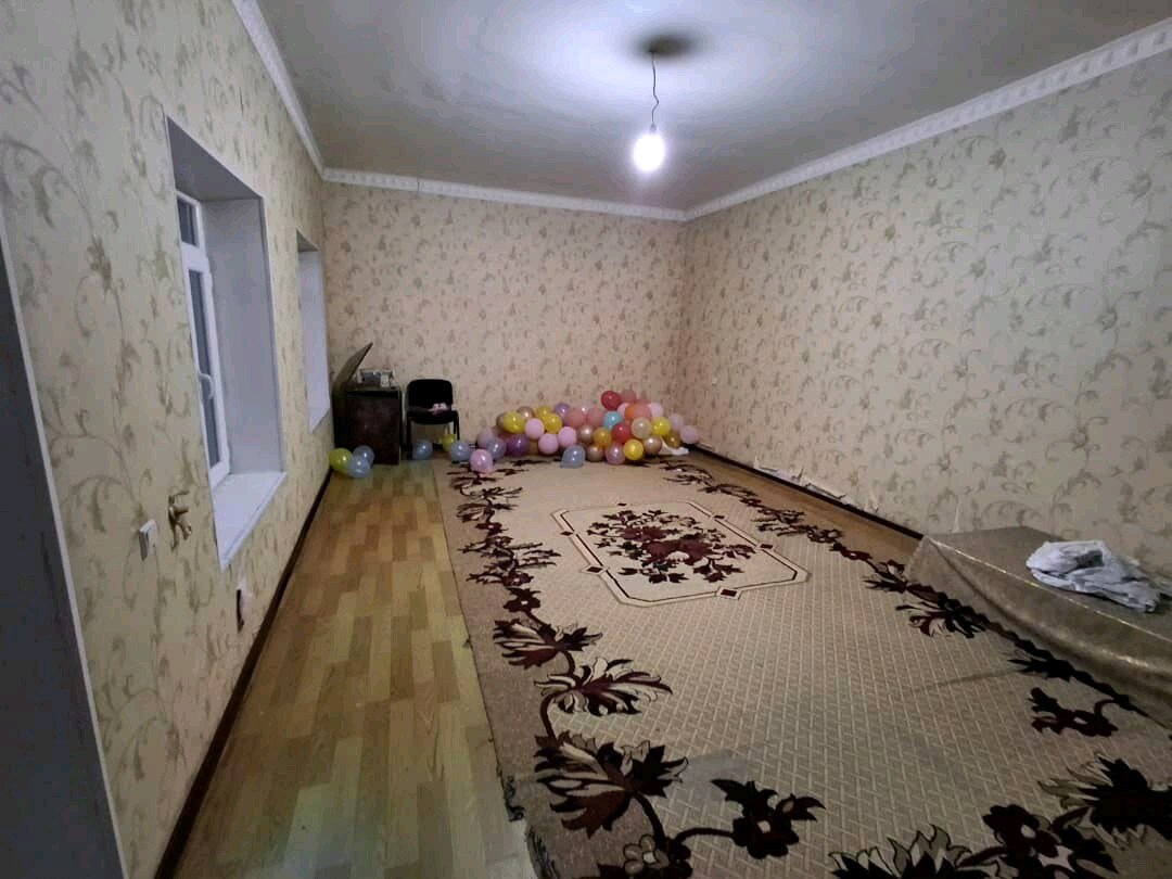 Дом, 8 комнат, 1 этаж.