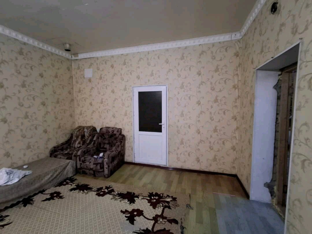 Дом, 8 комнат, 1 этаж.