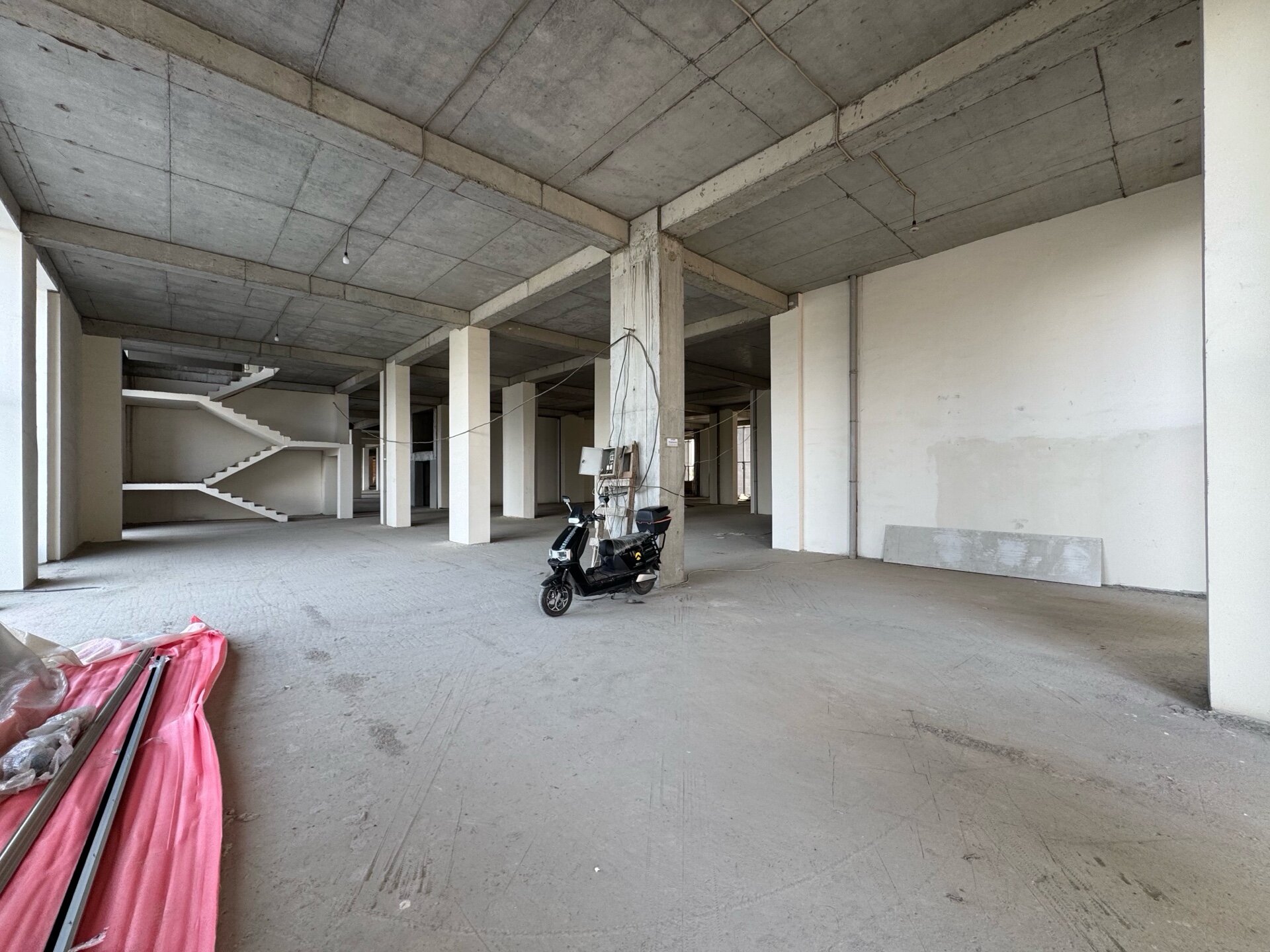 Коммерческая недвижимость 720 м².