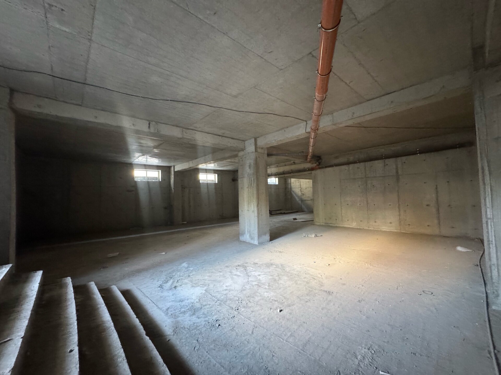 Коммерческая недвижимость 215 м².