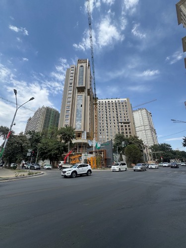 3-комнатная квартира в Душанбе, Исмоили Сомони — фото 1, гостиная